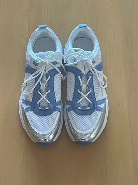 NWT - DNKY JUNA LACE UP ATHLETIC SHOES